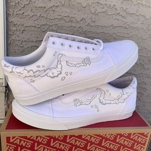 CUSTOM SHOES 👟PRICES VARY